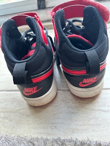 37,5 Beden kırmızı Renk Nike 37,5