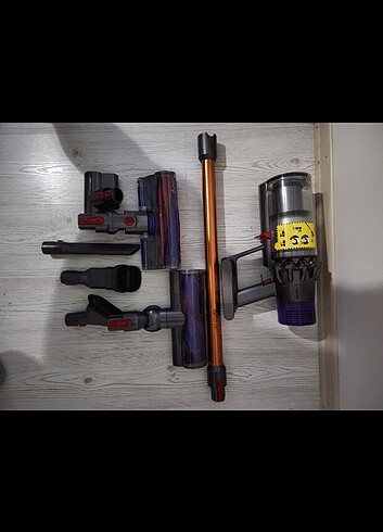 Dyson V 10 Dikey Süpürge 
