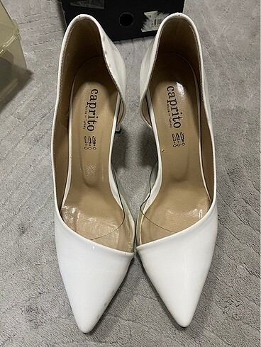 Beyaz stiletto