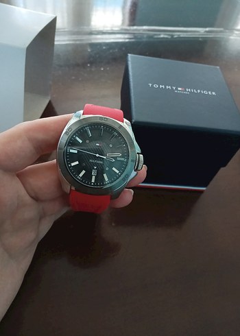 Tommy Hilfiger Tommy Hilfiger Erkek Kırmızı Saat