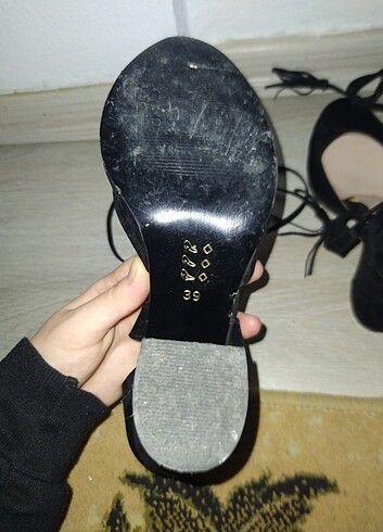39 Beden siyah Renk Bacağa bağlamalı siyah topuklu ayakkabı 