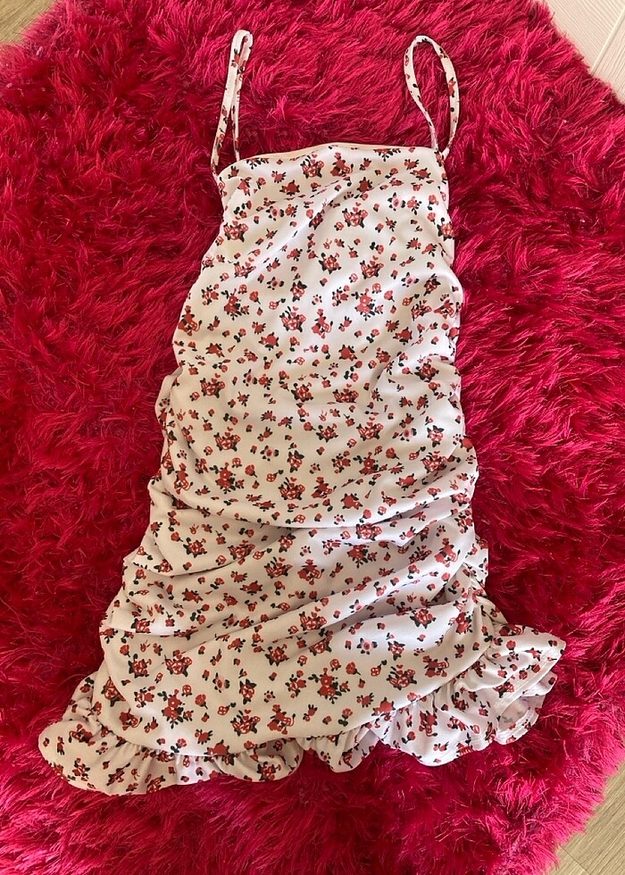 Çiçekli elbise - Görsel 2