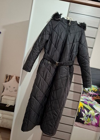 Kemerli Siyah Uzun Kadın Kışlık Mont - Görsel 2