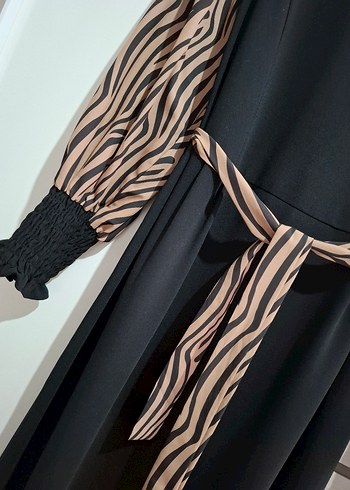 Zebra Desenli Kemerli Uzun Elbise - Görsel 4