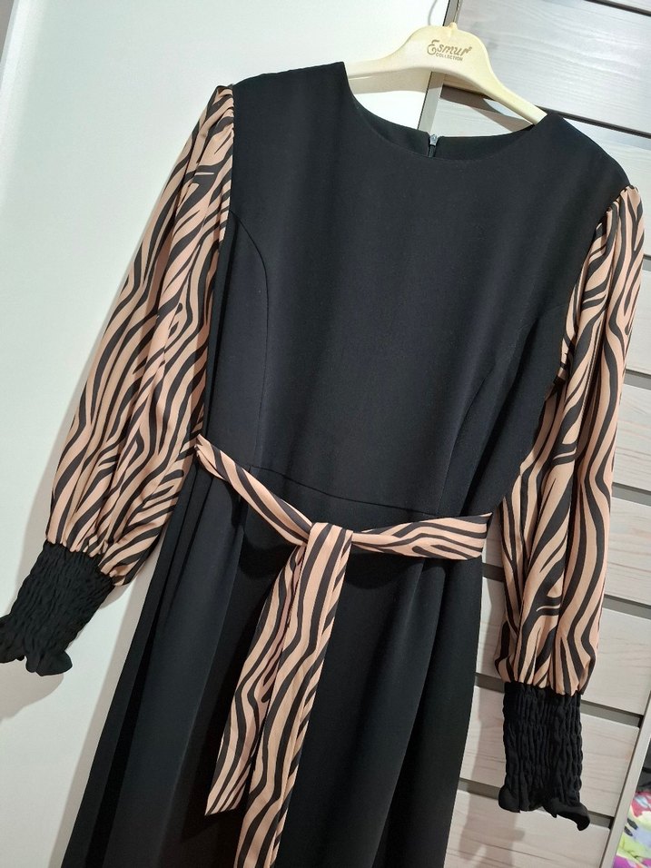 Zebra Desenli Kemerli Uzun Elbise - Görsel 3