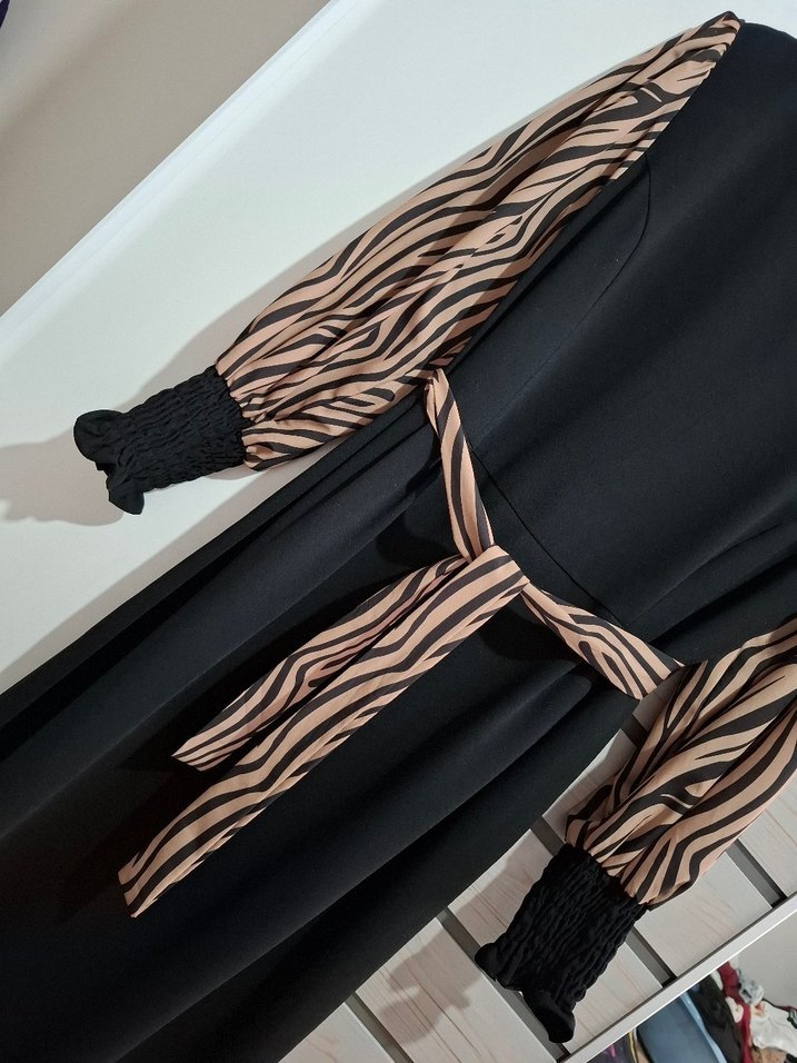 Zebra Desenli Kemerli Uzun Elbise - Görsel 5