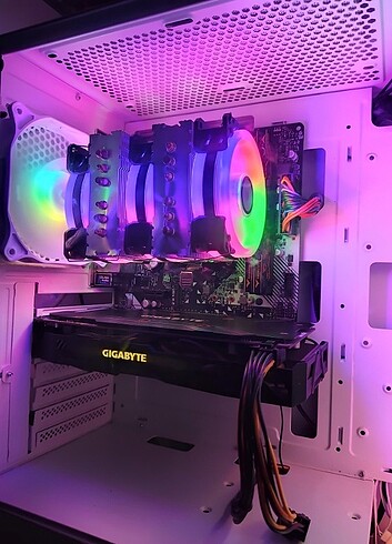 İçi boş bilgisayar kasası RGB beyaz renk