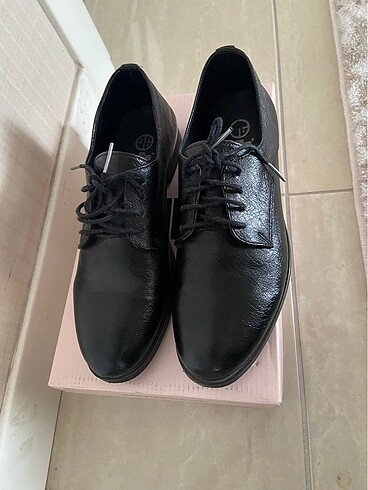 Elle loafer