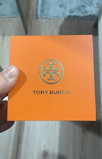 Tory burch saat