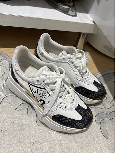 36 Beden Guess spor
