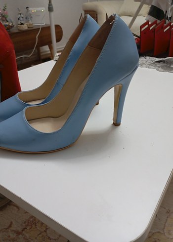 37 Beden Kırmızı Süet Tokalı Stiletto Topuklu Kadın Ayakkabı