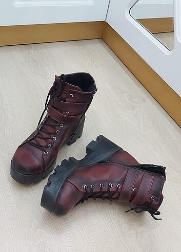 37 Beden Kalın Topuklu Bot