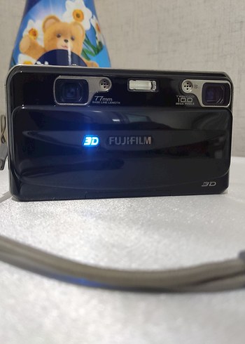 Fujifilm 3D dijital kamera temiz ve sorunsuz