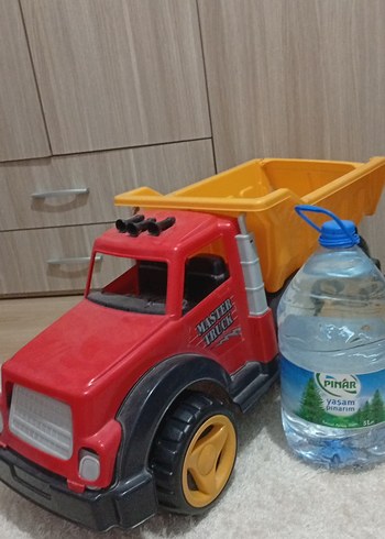 Renkli Sarı Oyuncak Kamyon