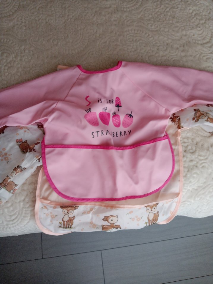 Pembe Baskılı Bebek Önlüğü - Görsel 3