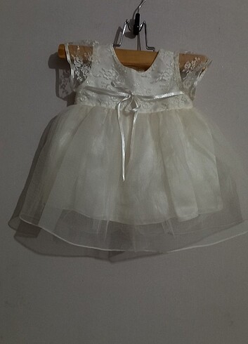 Diğer 3 ve 9 aylık kız çocuğu için abiye elbise