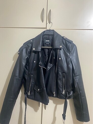 Siyah Deri Ceket PULL&BEAR