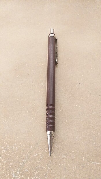 Rotring 0.9 uçlu kalem