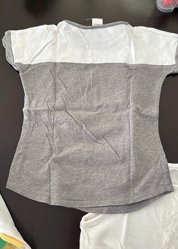 Gri Kısa Kollu Dantelli Tişört 5-6 yaş - Görsel 3