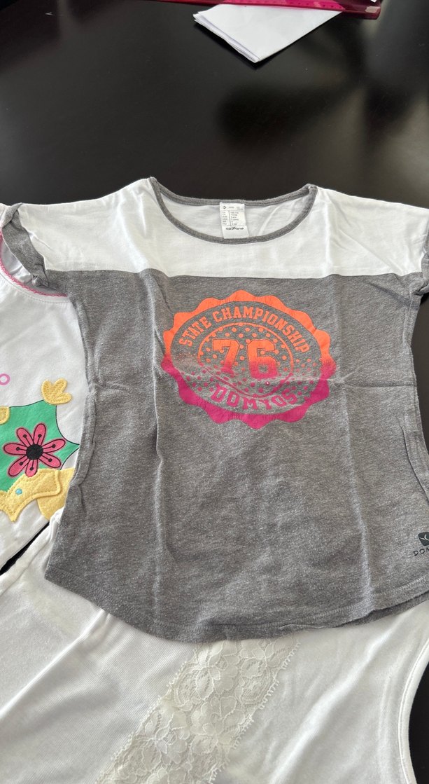 Gri Kısa Kollu Dantelli Tişört 5-6 yaş - Görsel 2