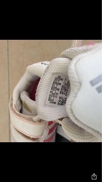22 Beden beyaz Renk Adidas ayakkabı