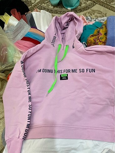 Sweatshrit