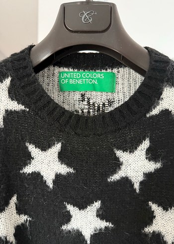 Benetton Yıldız Desenli Siyah Örgü Kazak - Görsel 2