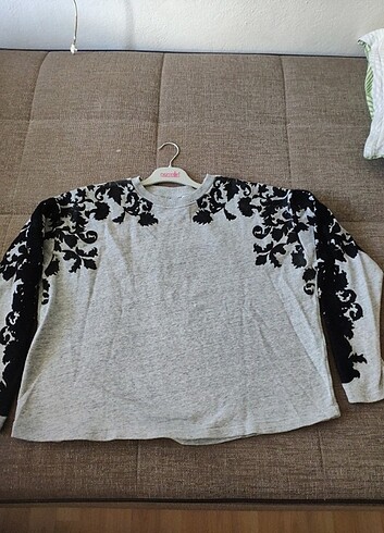 Zara sweatshirt