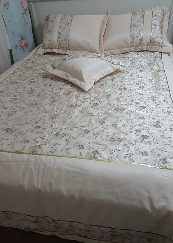 İşlemeli Çift Kişilik Yatak Örtüsü Seti - Görsel 3