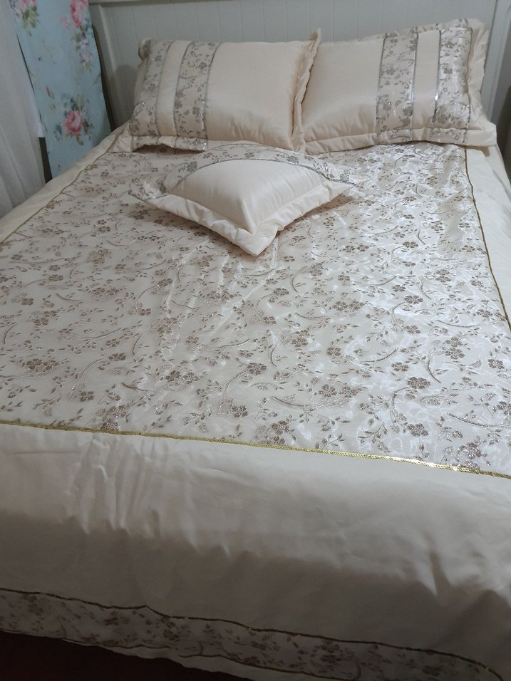 İşlemeli Çift Kişilik Yatak Örtüsü Seti - Görsel 3