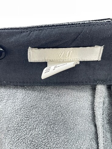 38 Beden siyah Renk H&M Mini Etek %70 İndirimli.