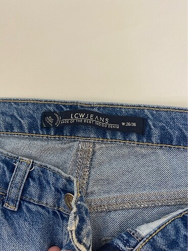 36 Beden mavi Renk lcw 26/36 yırtık mon jean