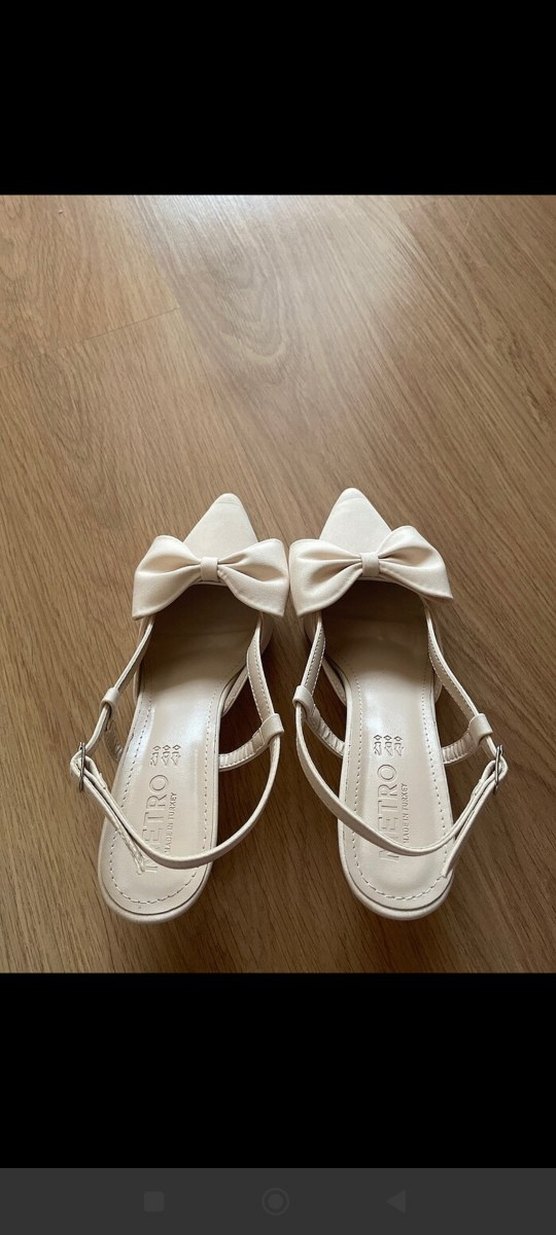 Fiyonklu Beyaz Stiletto Kadın Abiye Ayakkabı - Görsel 4