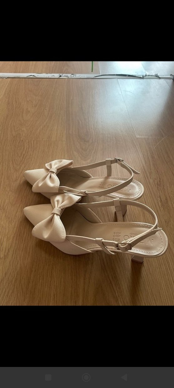 Fiyonklu Beyaz Stiletto Kadın Abiye Ayakkabı - Görsel 3