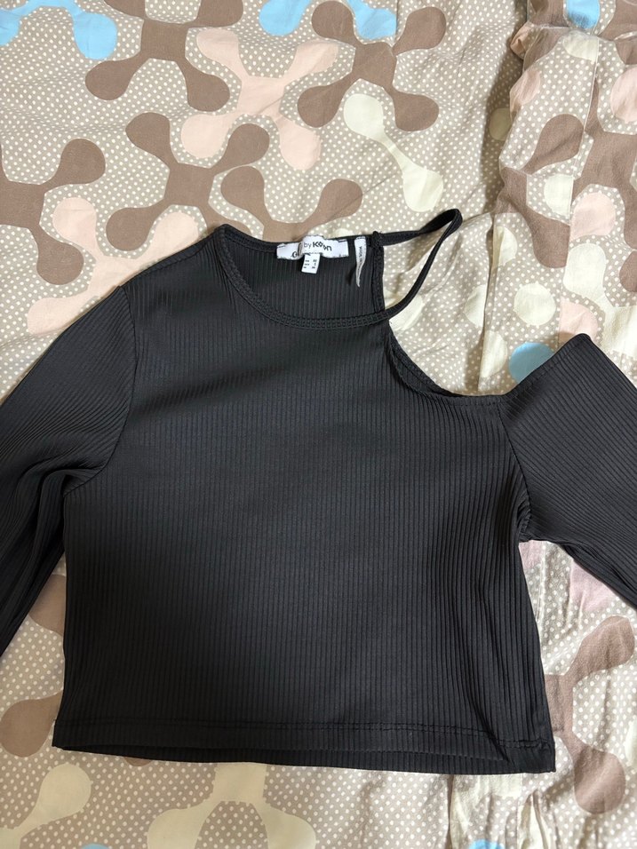 Siyah düşük kol crop - Görsel 2