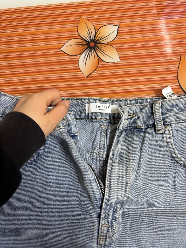 Düğmeli Gri Mini Denim Şort - Görsel 2