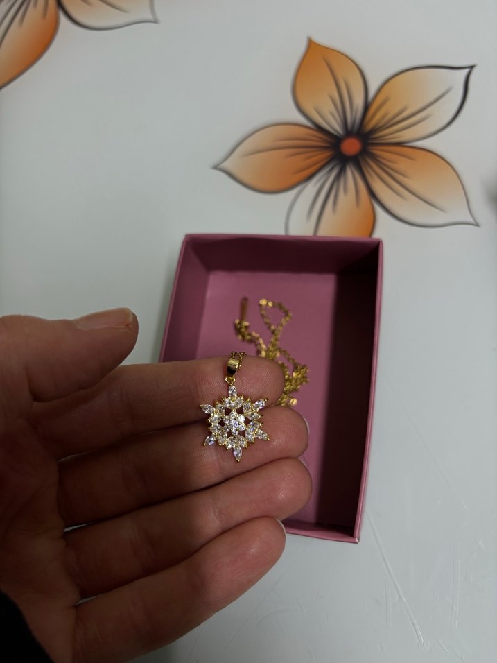 Altın Renkli Zincir Detaylı Midi Kolye - Görsel 2