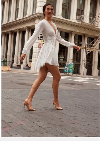 Beyaz Pilili Mini V Yaka Elbise - Görsel 2