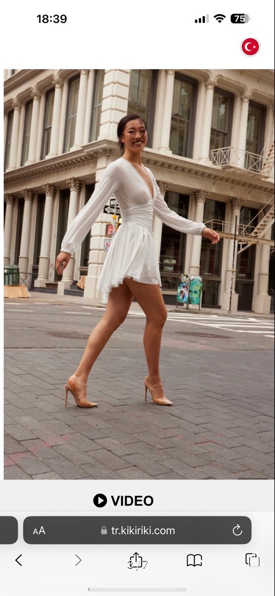 Beyaz Pilili Mini V Yaka Elbise - Görsel 2