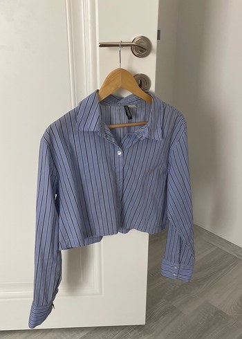 Düğmeli Uzun Kollu Mavi Kadın Gömlek - Görsel 2