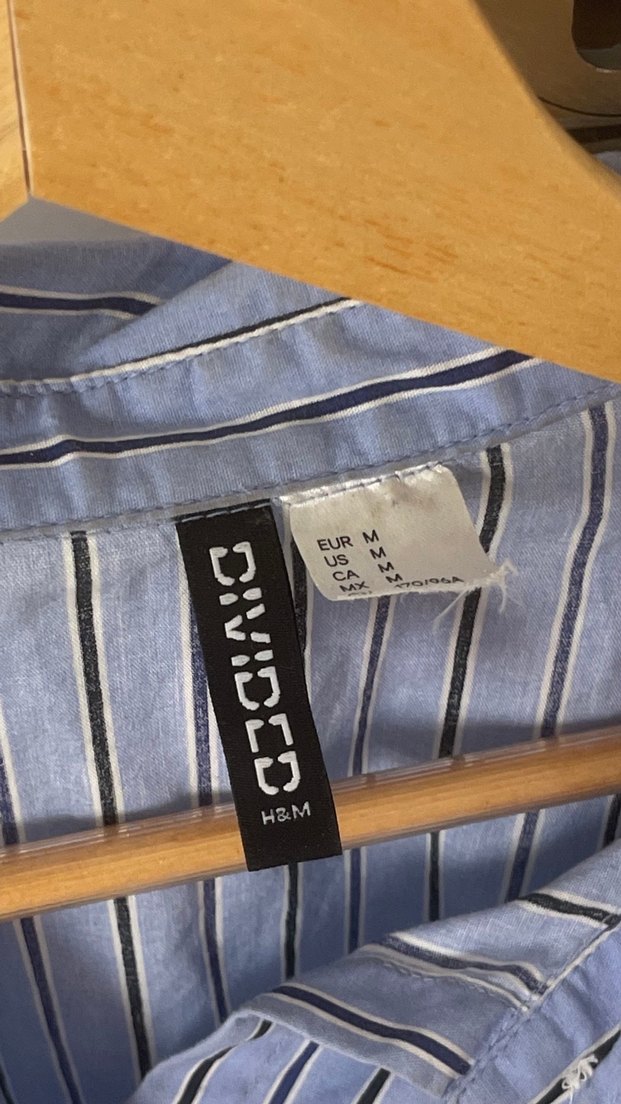 Düğmeli Uzun Kollu Mavi Kadın Gömlek - Görsel 4