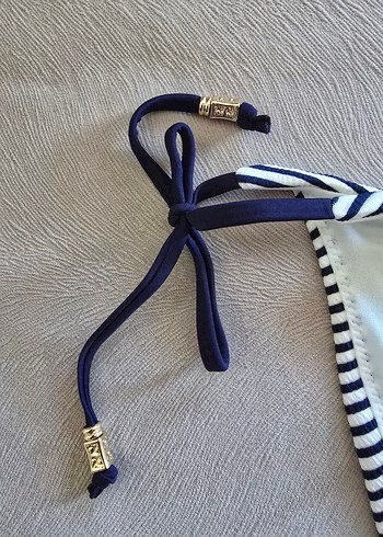 yurt dısından Newyorker Çizgili Beyaz Bağcıklı Bikini Altı - Görsel 3