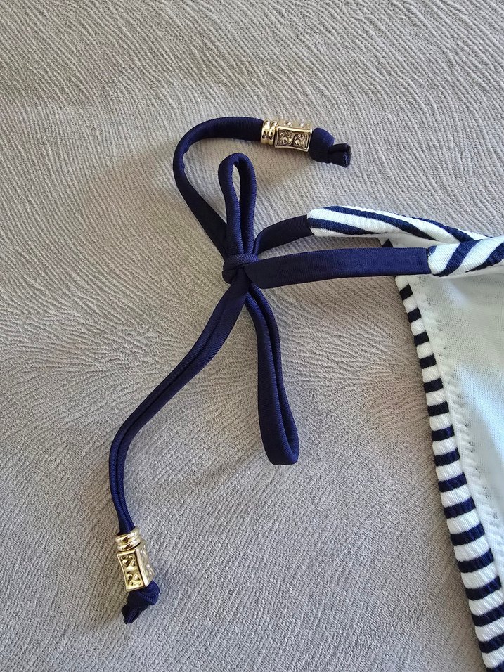 yurt dısından Newyorker Çizgili Beyaz Bağcıklı Bikini Altı - Görsel 3