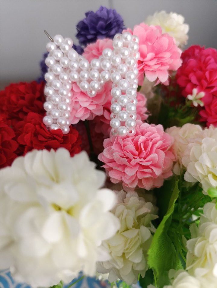 İnci Boncuklu Beyaz M Harfi Anahtarlık - Görsel 3