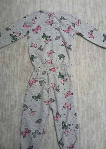 Kız Çocuk Renkli Baskılı Uzun Kollu Polar Pijama Takımı 2 tane - Görsel 4