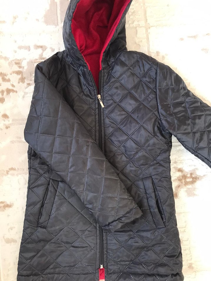 İçi Kırmızı Polar Detaylı Siyah Mont - Görsel 3