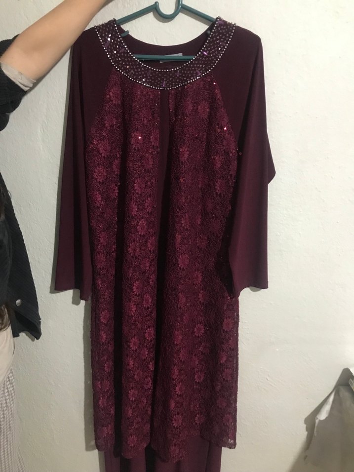 Bordo Dantel Detaylı Taş İşlemeli Tesettür Abiye - Görsel 5