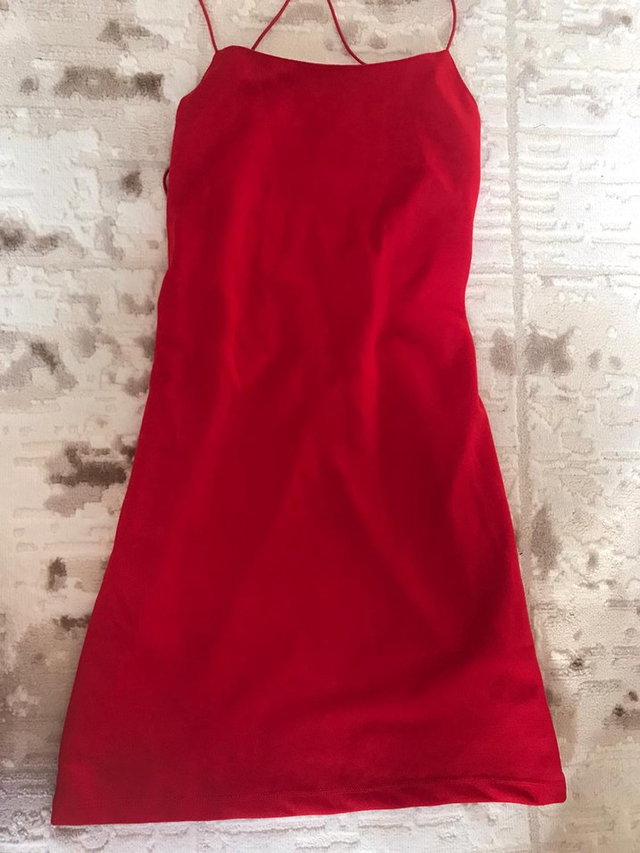 sırt dekolteli İddialı Kırmızı elbise - Görsel 3