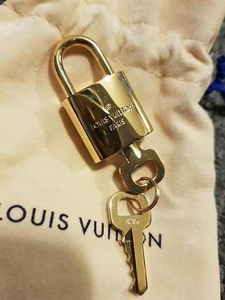 Louis Vuitton kilit anahtar