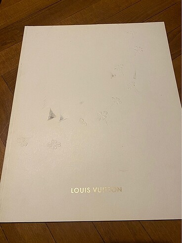  Beden Louis Vuitton dergi/kitap